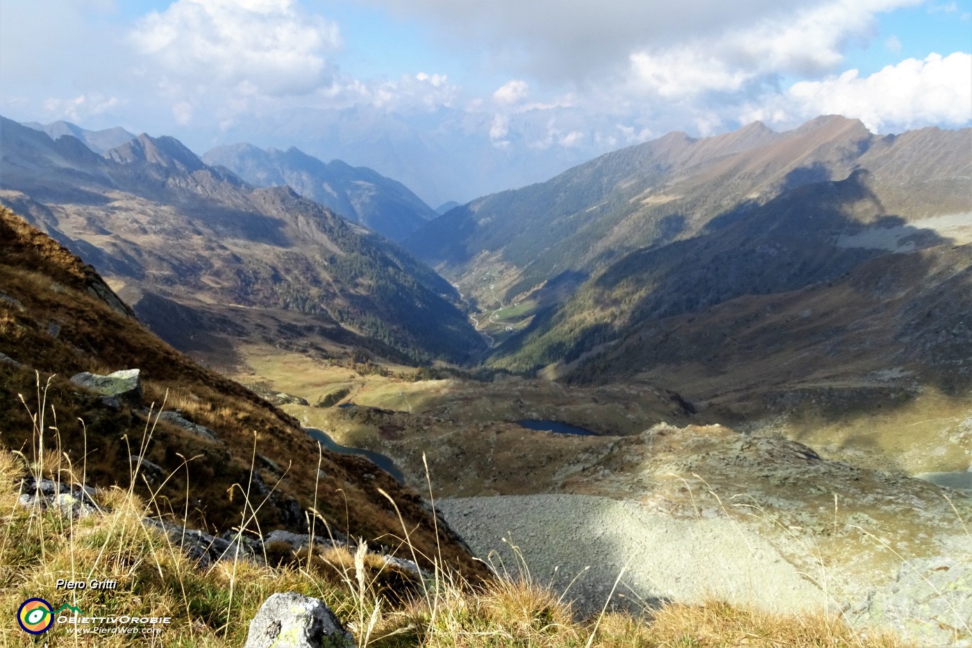 66 Vista sulla Val Grande e le Alpi Retiche.JPG